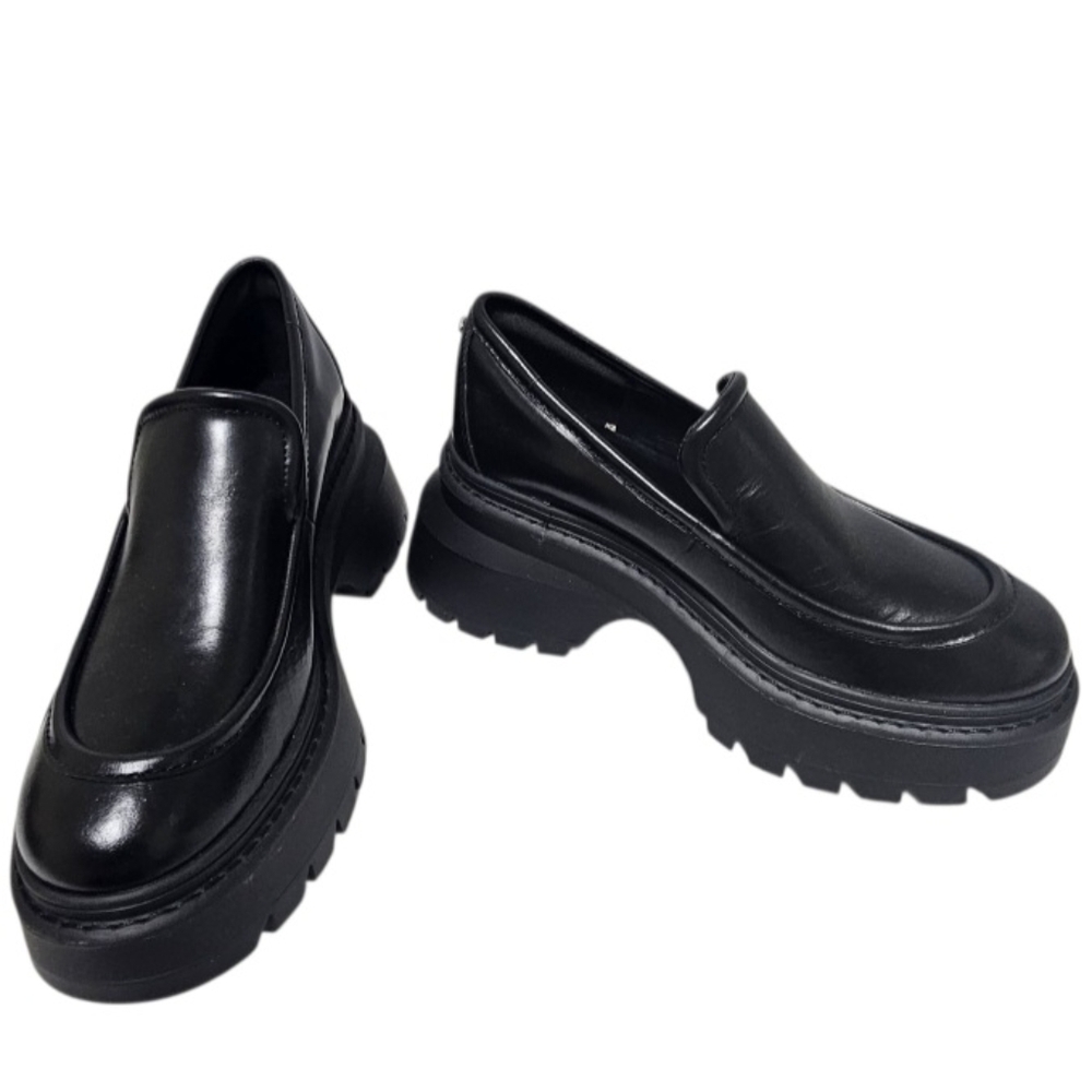 NWT. Michael Kors Women's Shiloh Platform Loafers. Size 6.5 Black. Leather.